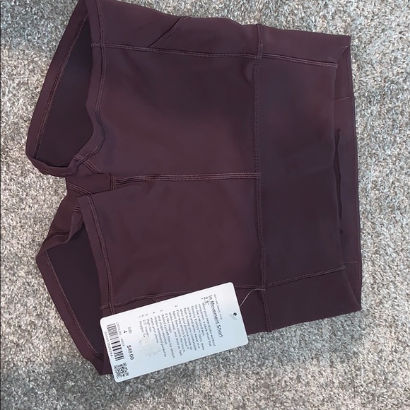 Lululemon In Movement Short 2.5” - Picture 2 of 3